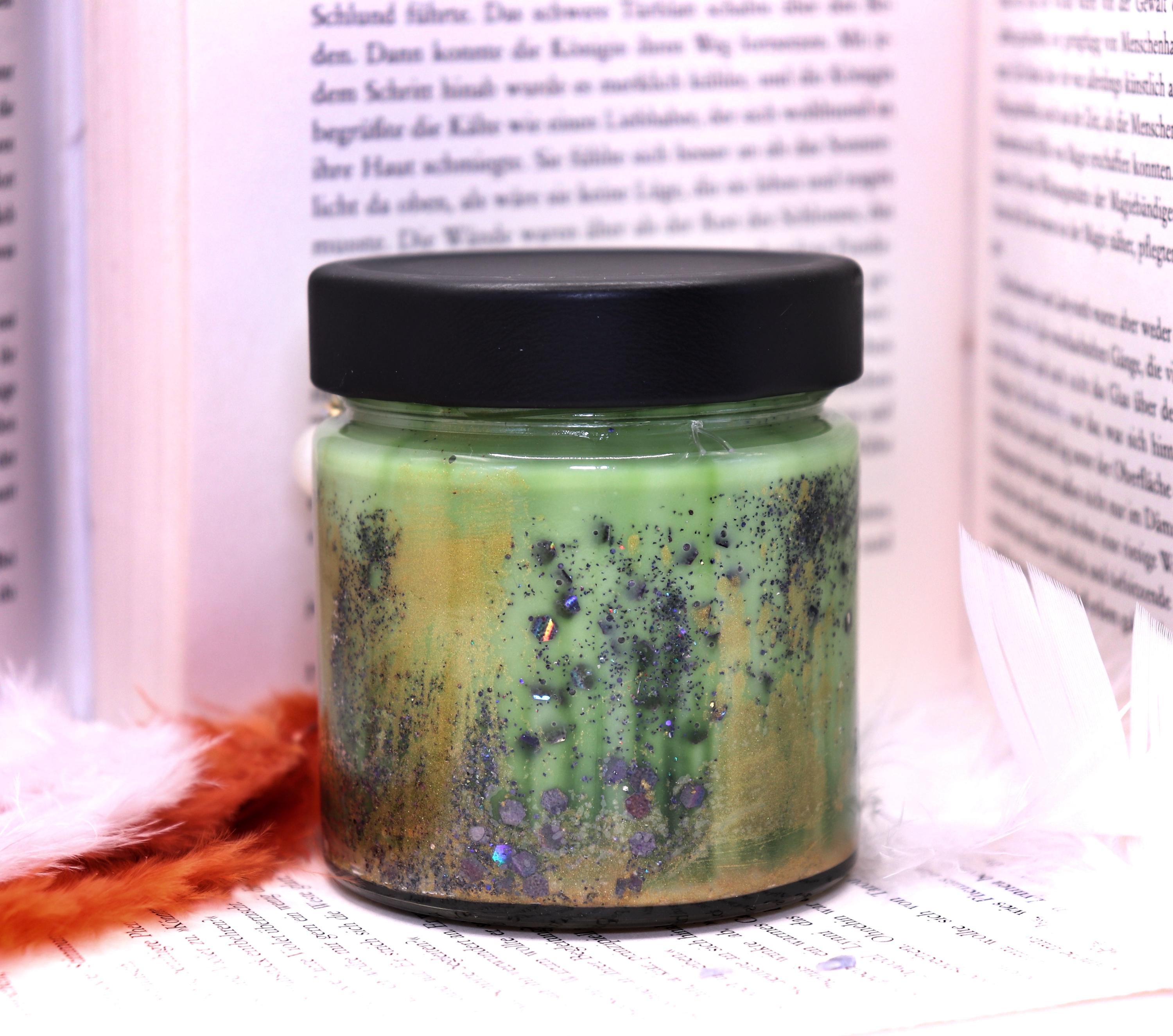 Forbidden Forest Kerze | Wizard Buchkerze Handgemacht | Duftkerze Sojawachs | Natürliche Kerze | Geschenkidee für Kerzenfans